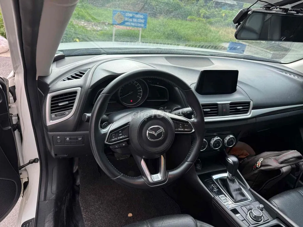 Mazda 3 2018 photo 3