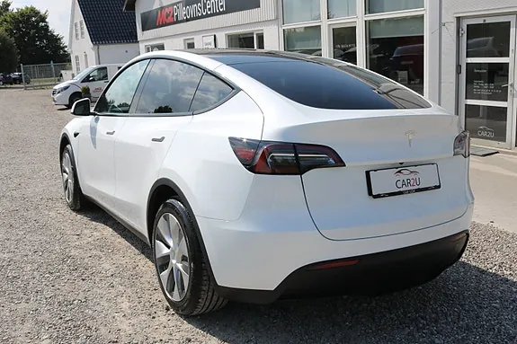 Tesla Model Y 2023 photo 5