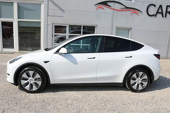 Tesla Model Y 2023 photo 4