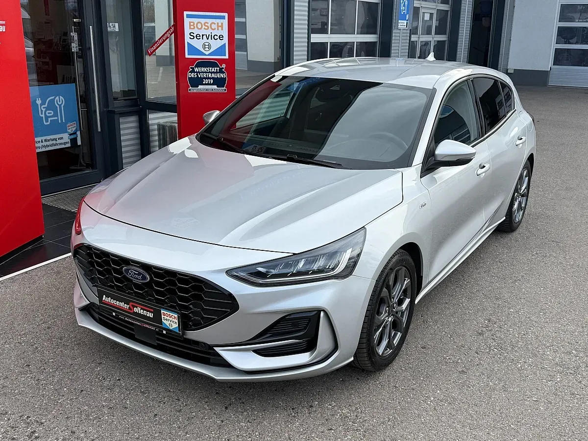 Ford Focus 2024 photo 2