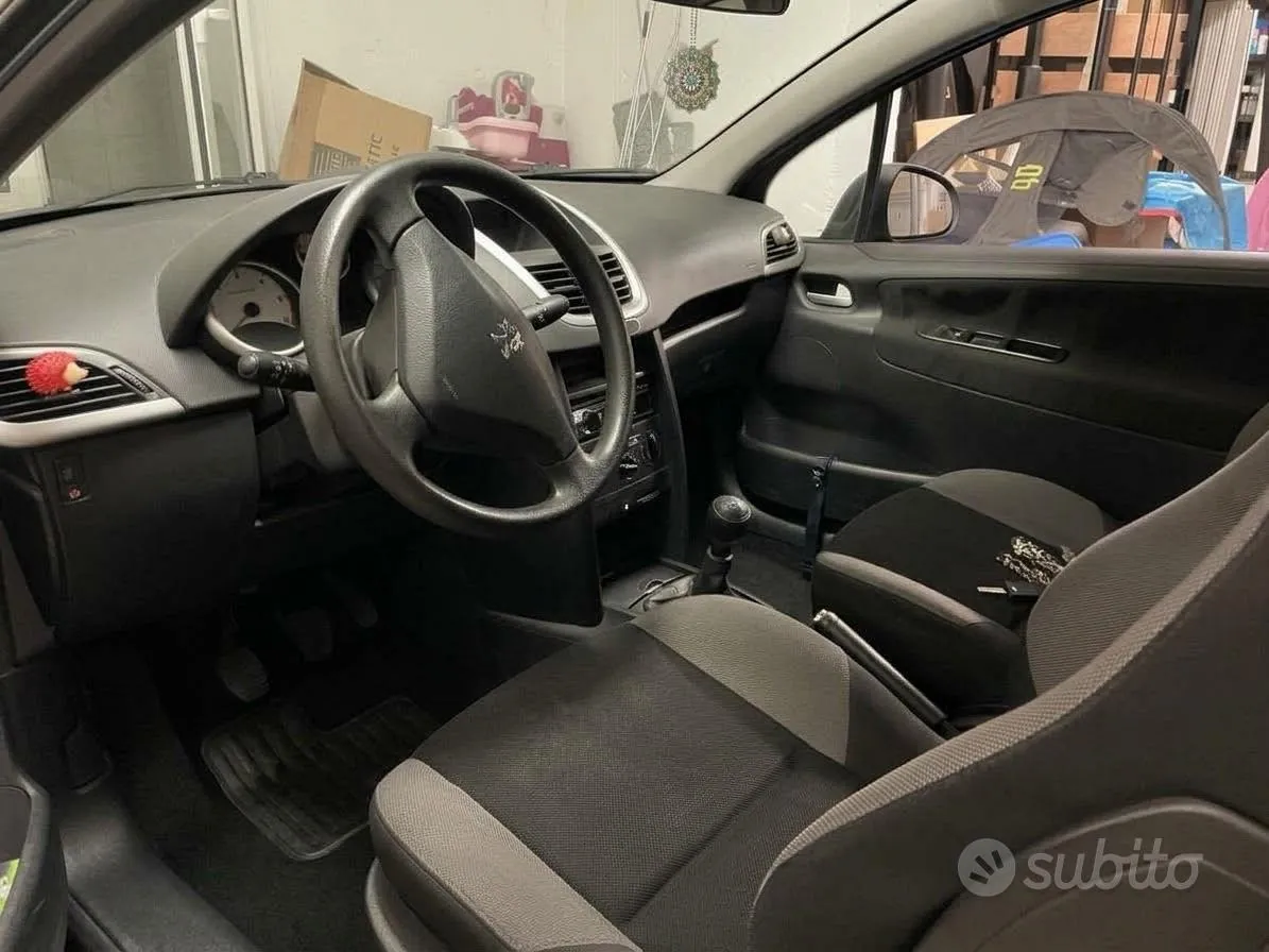 Peugeot 207 2006 photo 5