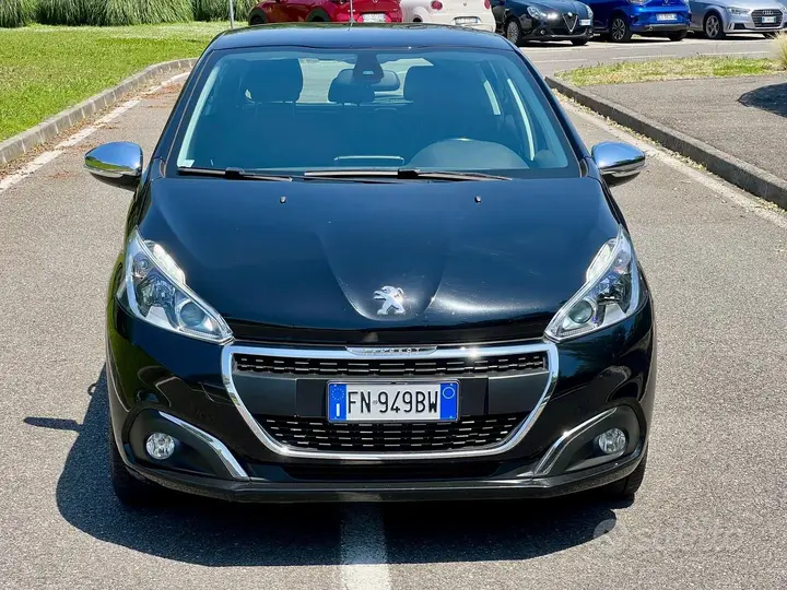 Peugeot 208 2018 photo 2