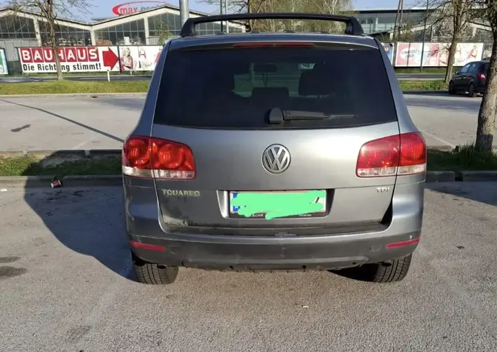 Volkswagen Touareg 2004 photo 2