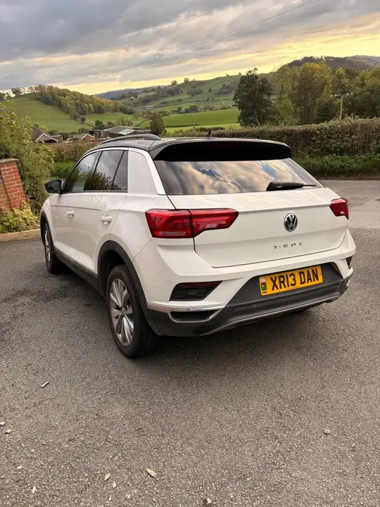 Volkswagen T-Roc 2019 photo 2