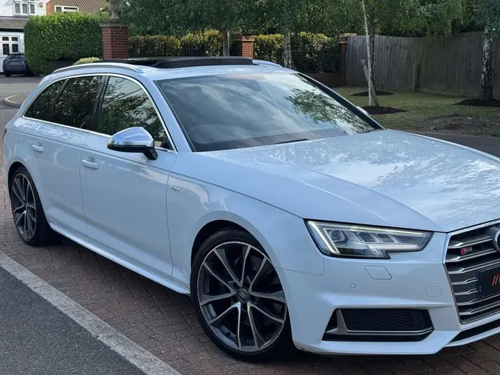 Audi S4 Avant 2018 photo 4