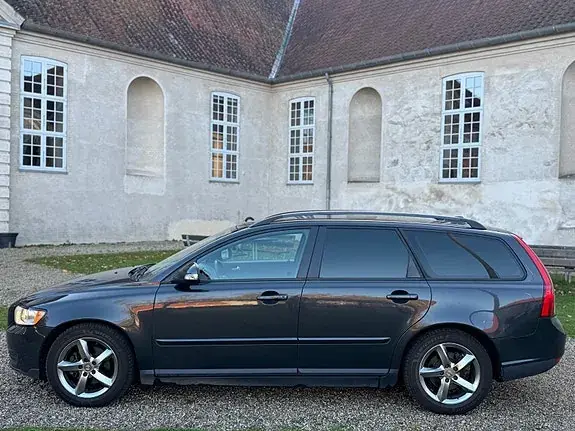 Volvo V50 2010 photo 5