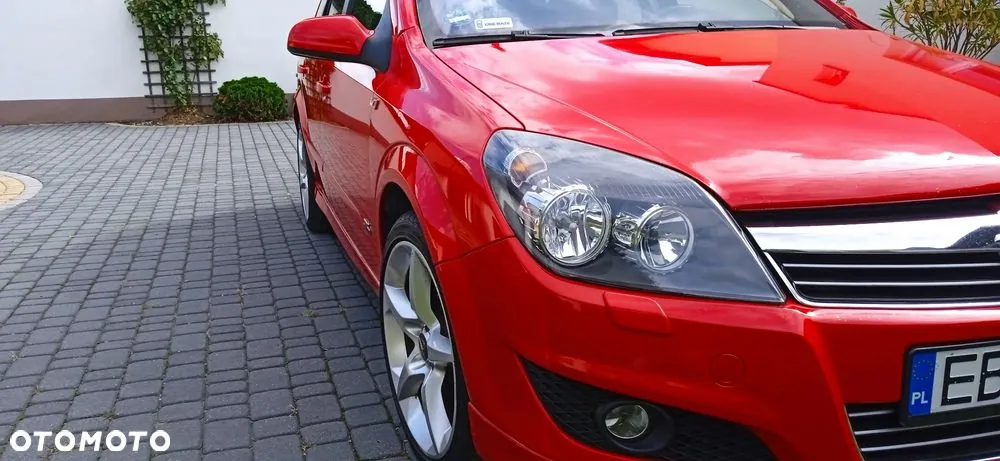 Opel Astra 2009 photo 2