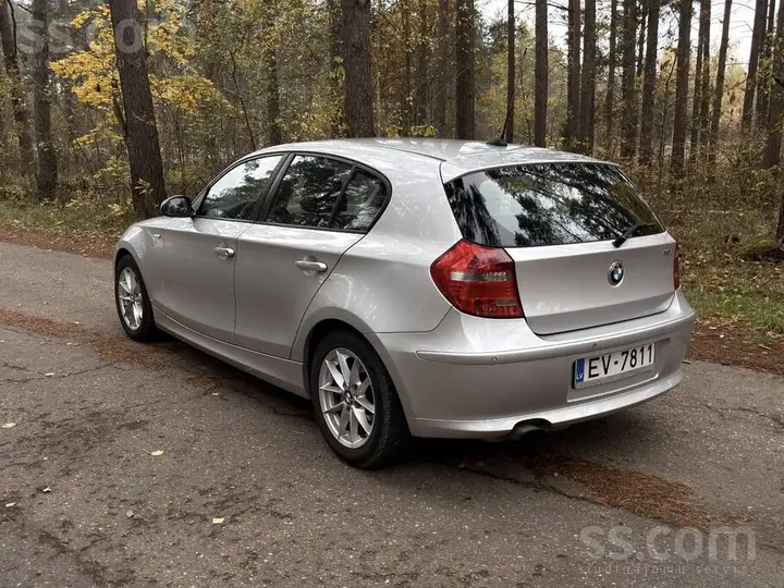 BMW 116 2009 photo 3