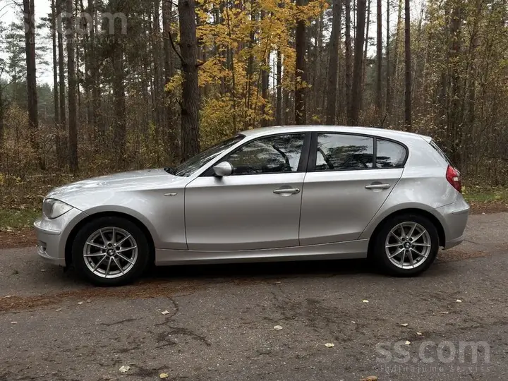 BMW 116 2009 photo 2