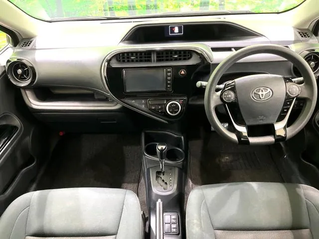 Toyota Aqua 2019 photo 2