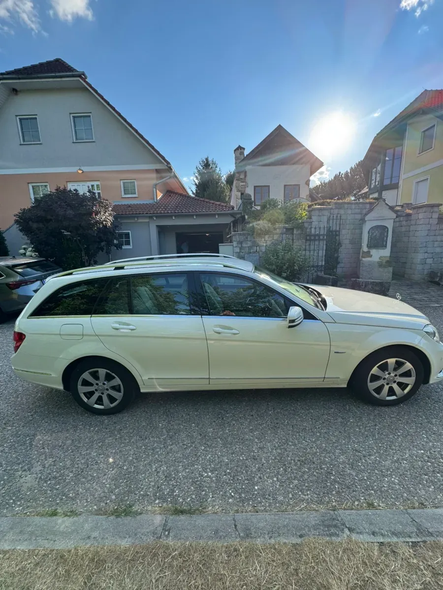 Mercedes-Benz C-Class 2011 photo 3