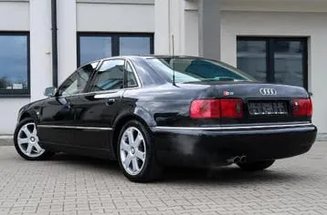 Audi S8 2000 photo 3