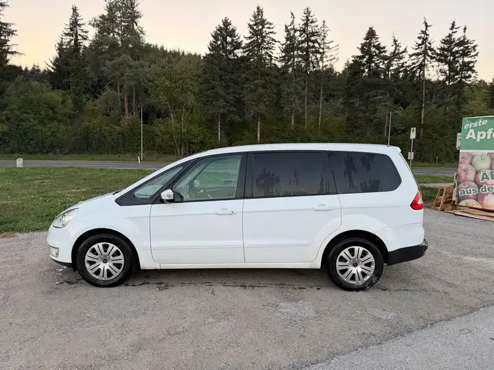 Ford Galaxy 2009 photo 2