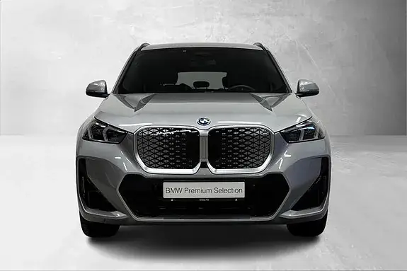 BMW Ix1 2026 photo 2