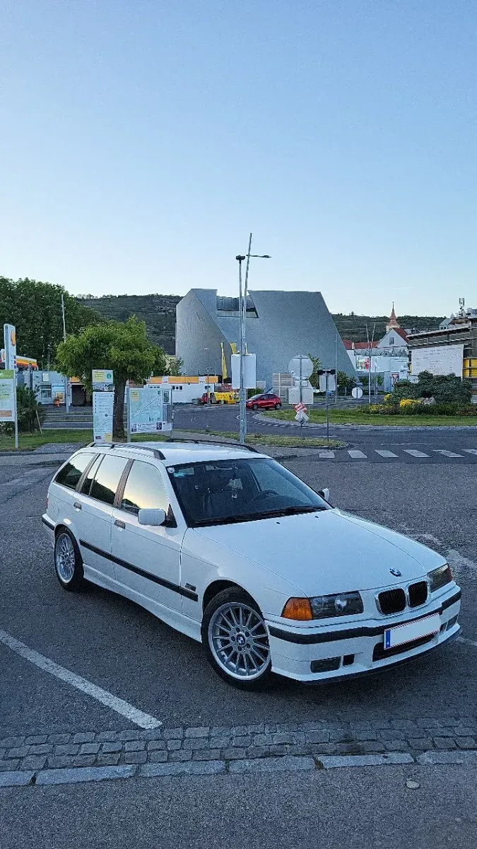 BMW 3 Series 1995 photo 3