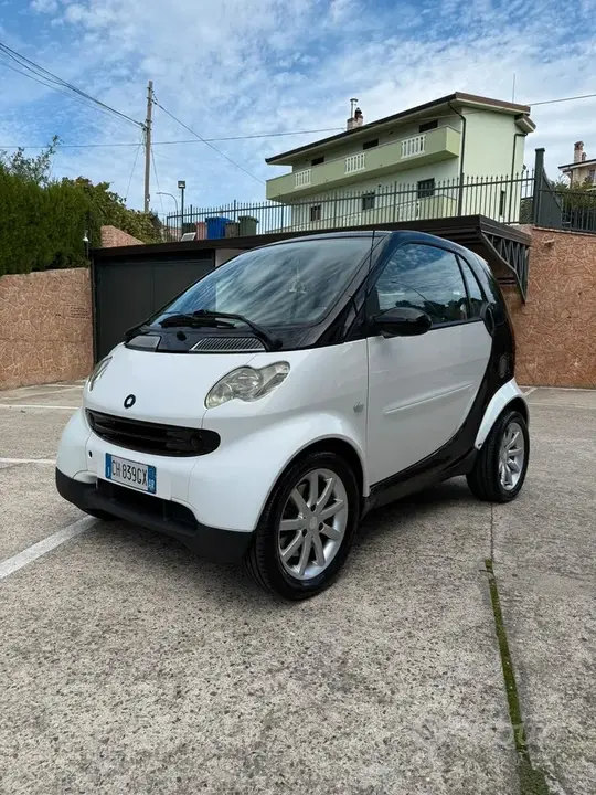 Smart 700 2003 photo 2