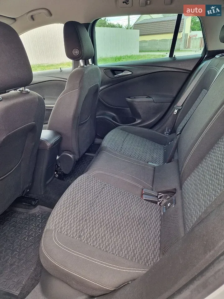 Opel Astra 2018 photo 3