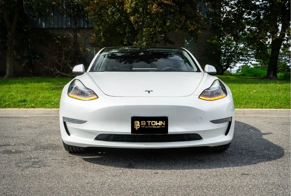 Tesla Model 3 2021 photo 2