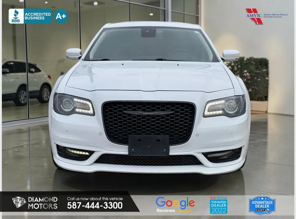 Chrysler 300 2022 photo 3