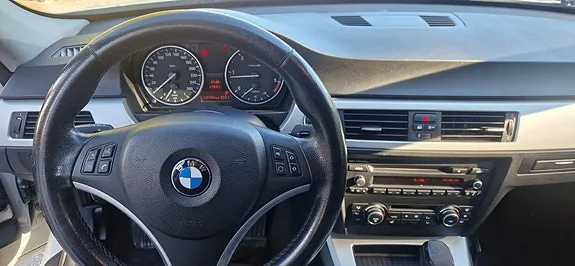 BMW 318D 2012 photo 4