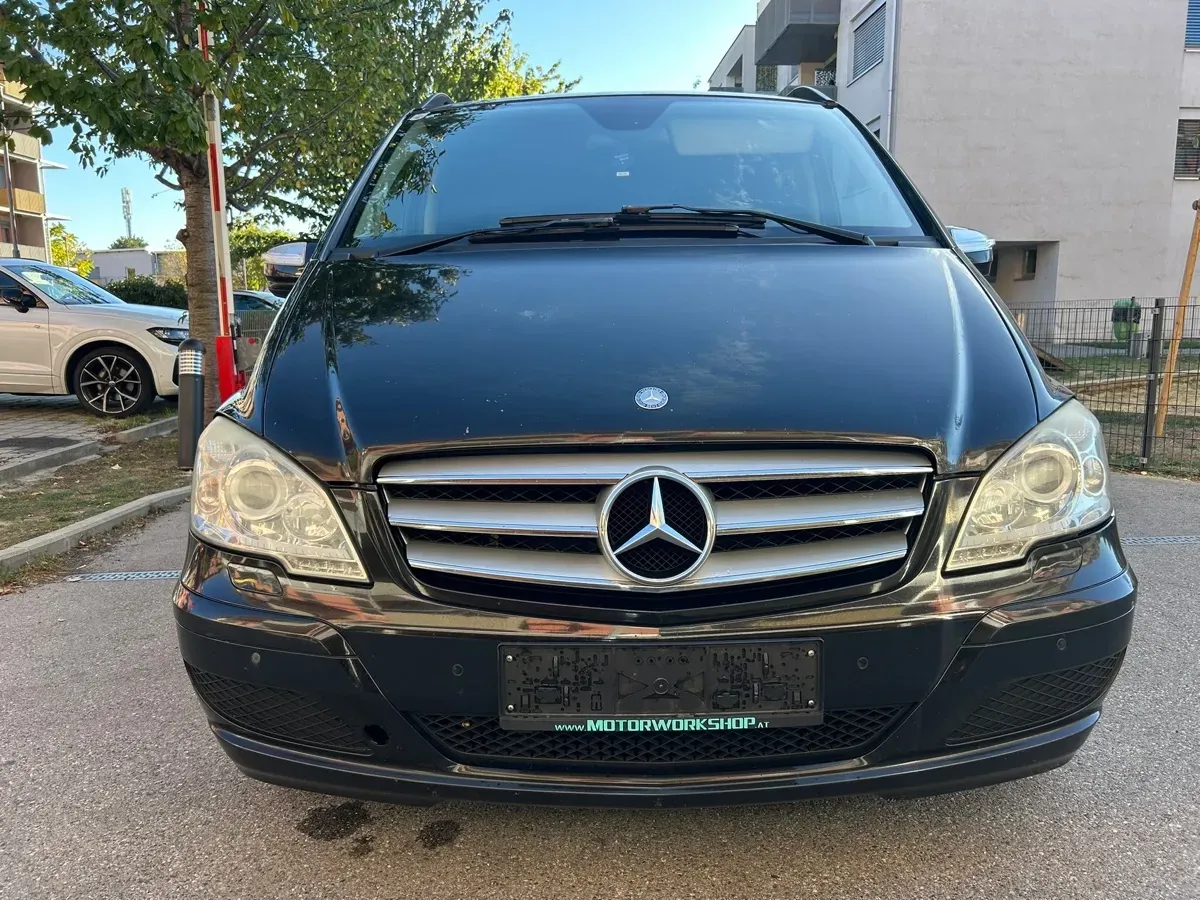 Mercedes-Benz Viano 2011 photo 2