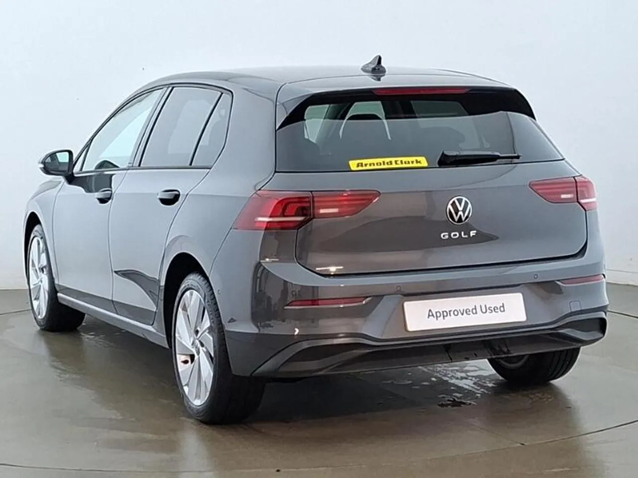 Volkswagen Golf 2026 photo 2