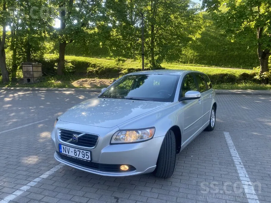 Volvo V50 2008 photo 2