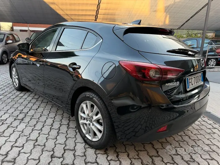 Mazda 3 2016 photo 3
