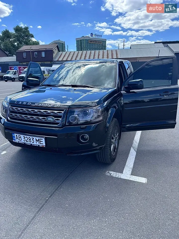 Land Rover Freelander 2012 photo 3