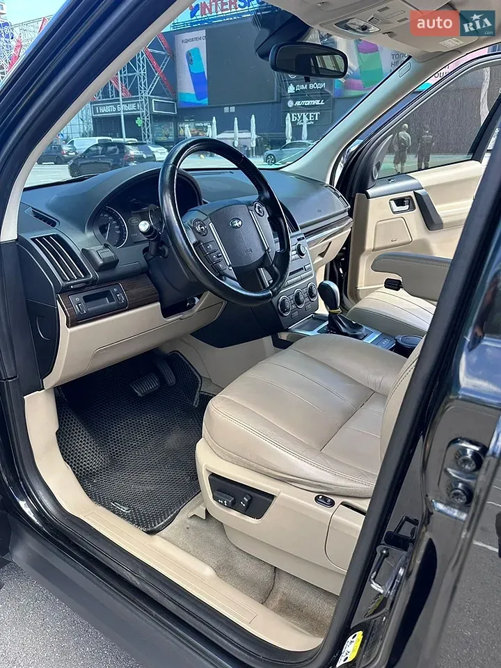 Land Rover Freelander 2012 photo 5