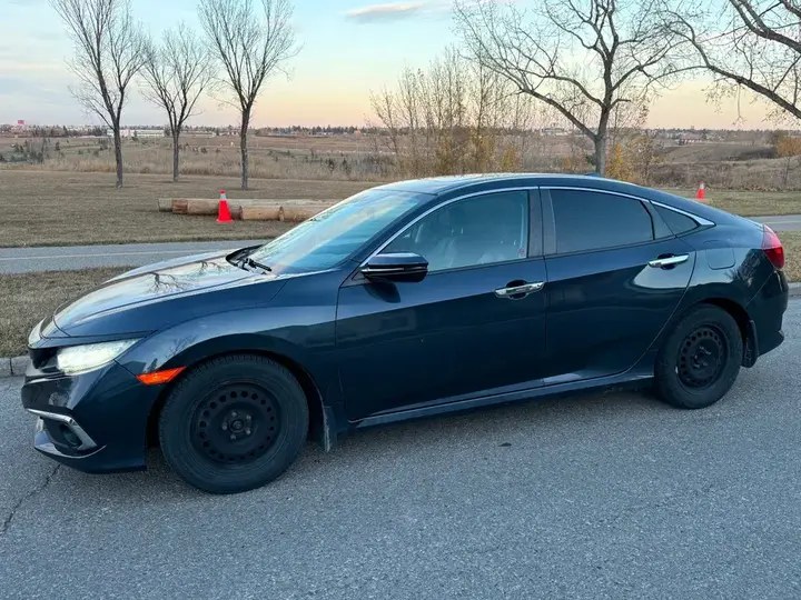 Honda Civic 2019 photo 2