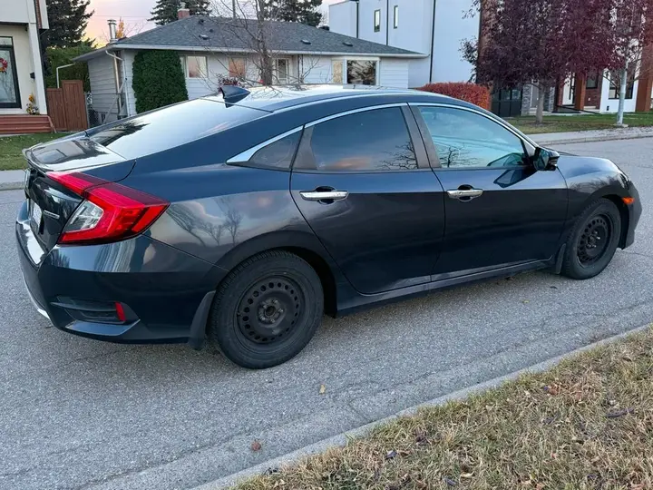 Honda Civic 2019 photo 5