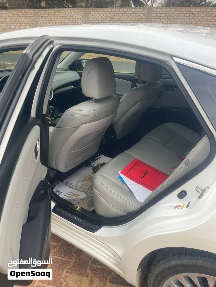 Toyota Avalon 2017 photo 2