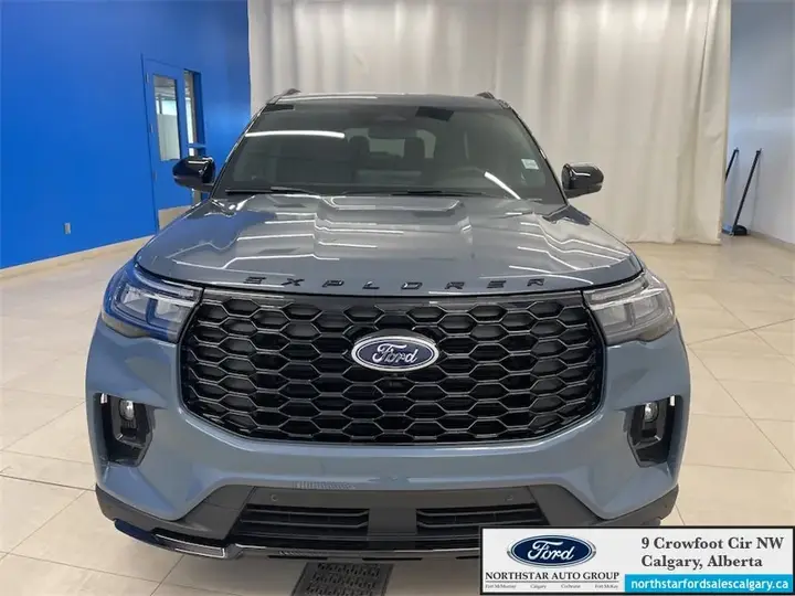 Ford Explorer 2026 photo 2