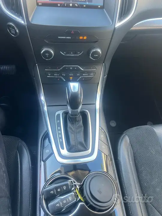 Ford S-Max 2015 photo 3