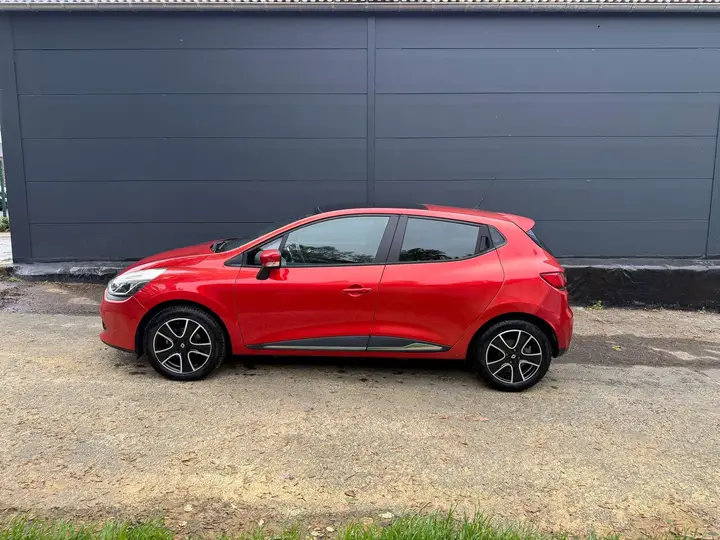Renault Clio 2015 photo 2
