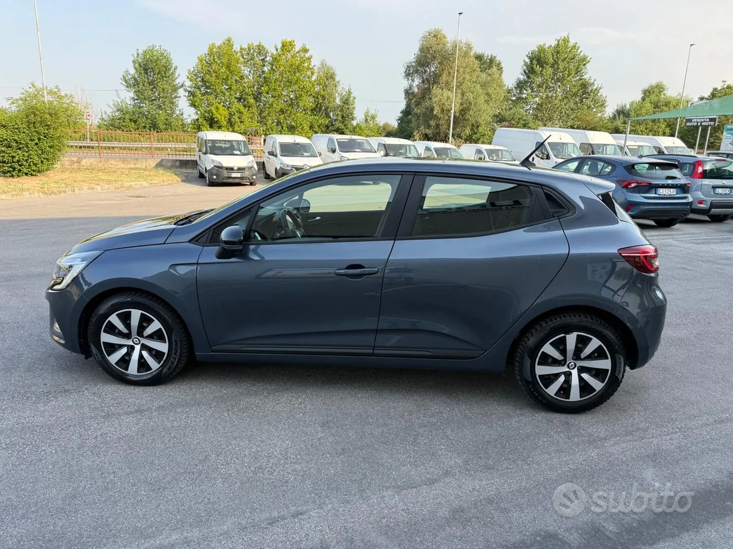 Renault Clio 2022 photo 2
