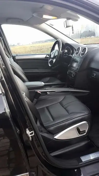 Mercedes-Benz M-Class 2010 photo 3