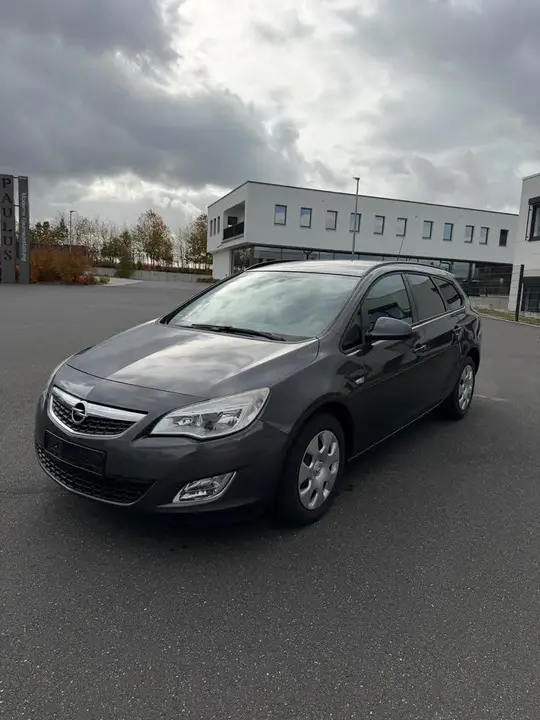 Opel Astra J
