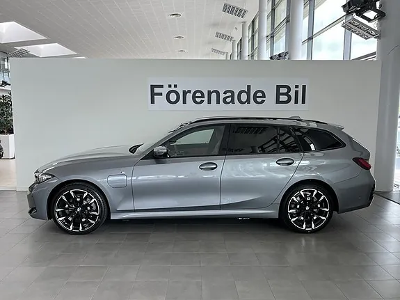 BMW 330E 2026 photo 3