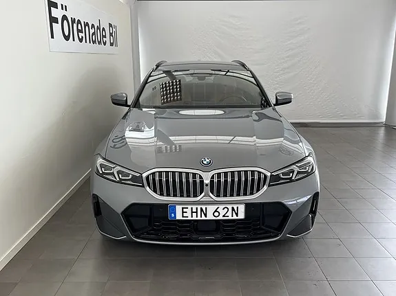 BMW 330E 2026 photo 2