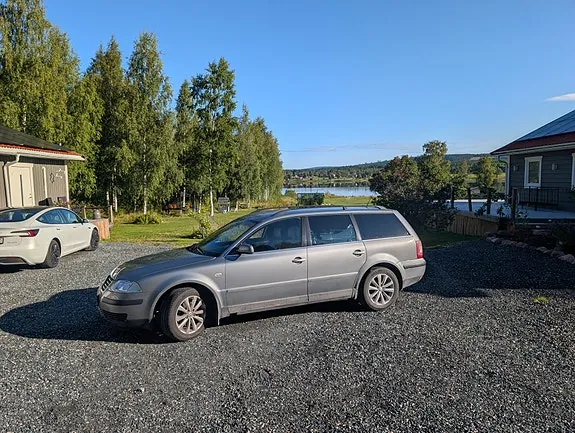 Volkswagen Passat 2003 photo 2