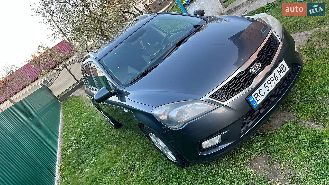 Kia Ceed 2010 photo 3