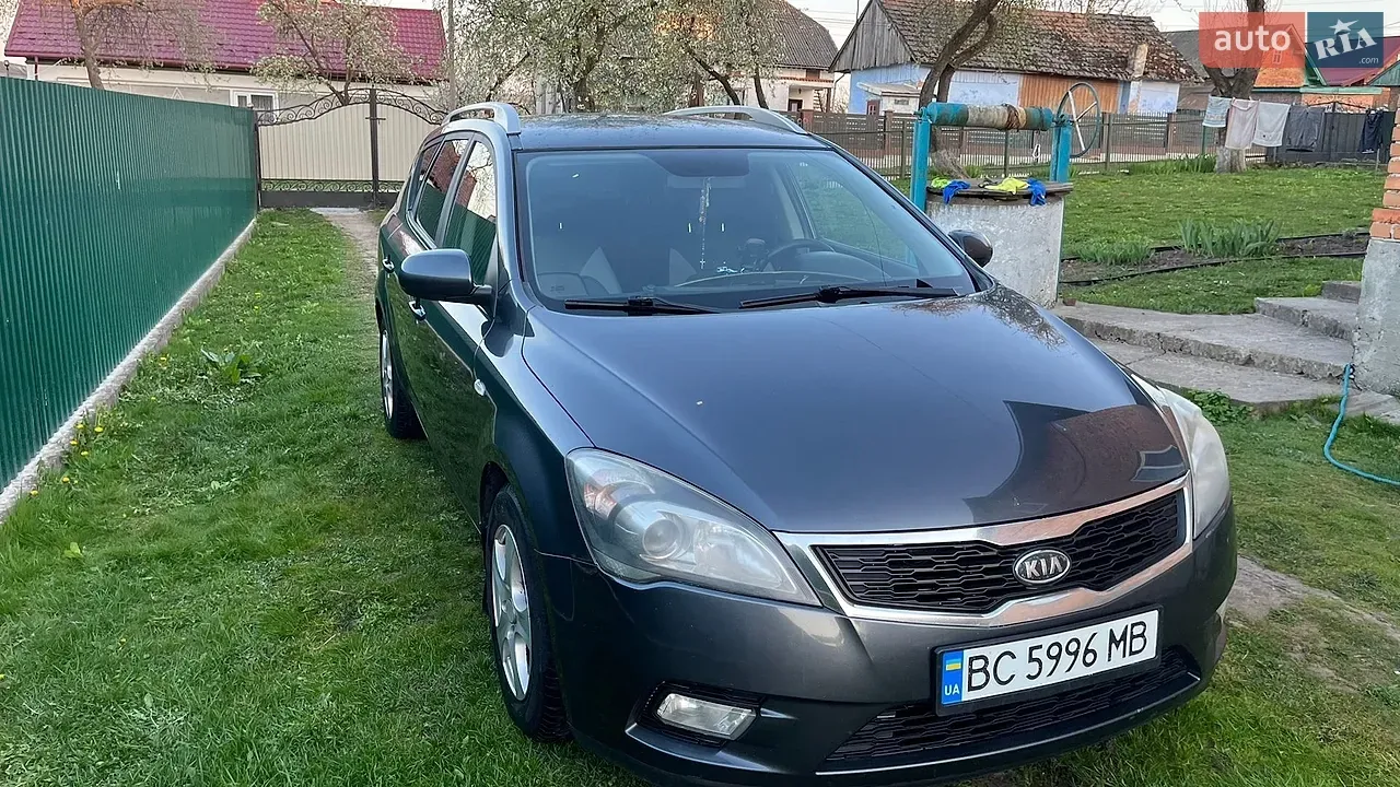 Kia Ceed 2010 photo 2