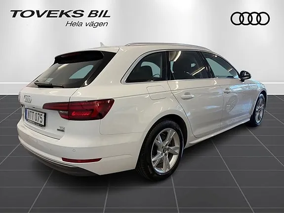 Audi A4 2018 photo 2