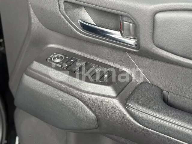 Toyota Land Cruiser Prado 2024 photo 5