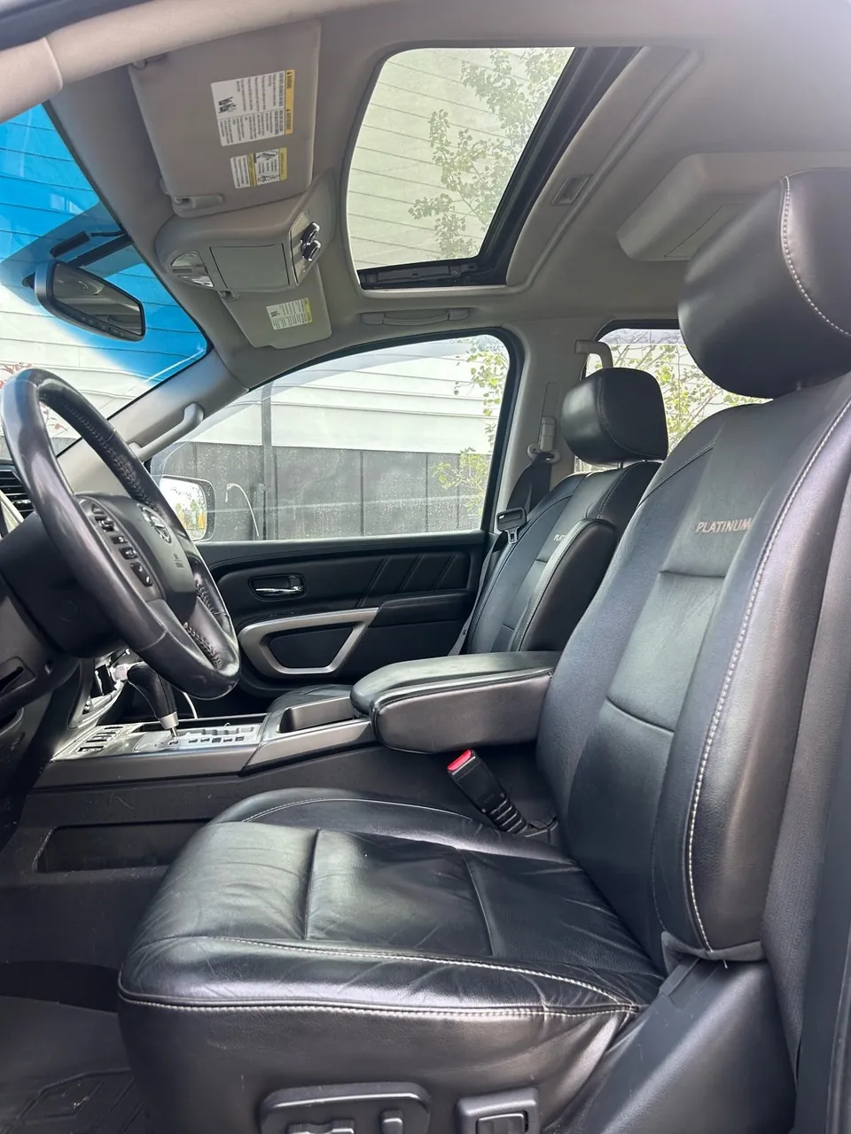 Nissan Armada 2015 photo 5