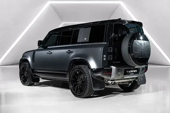 Land Rover Defender 110 2023 photo 2