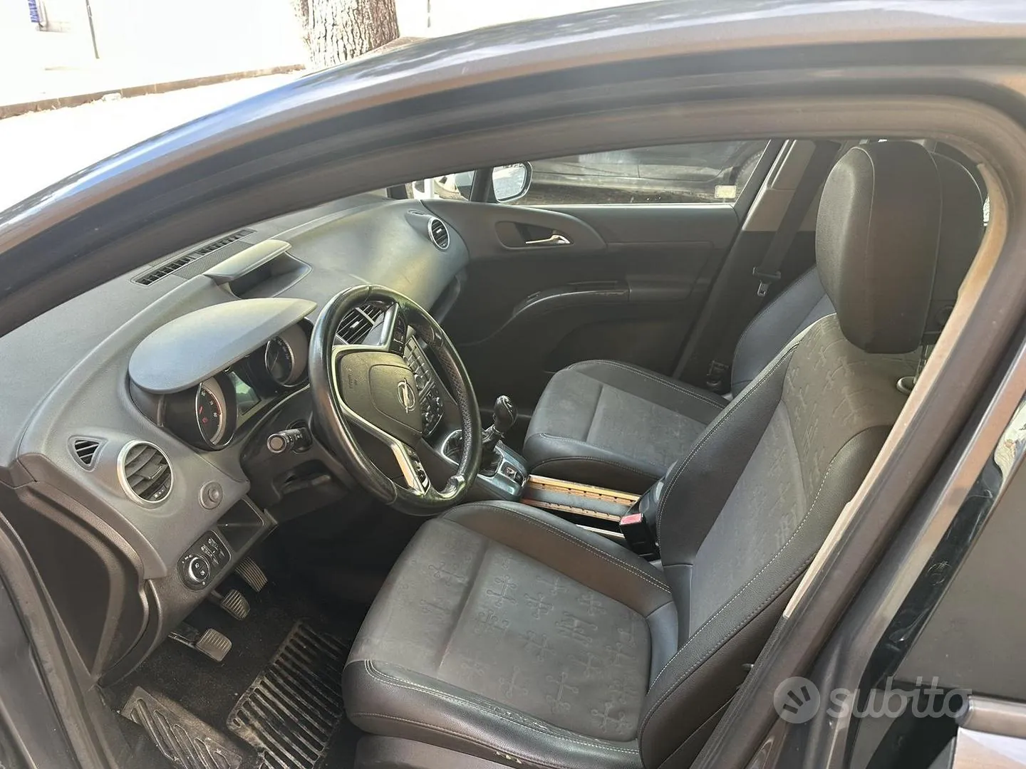 Opel Meriva 2011 photo 2