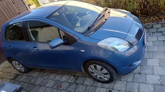 Toyota Yaris 2007 photo 2